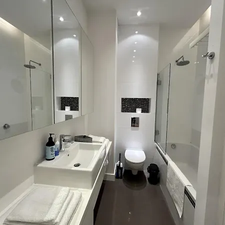 Niepokorny * Warszawa